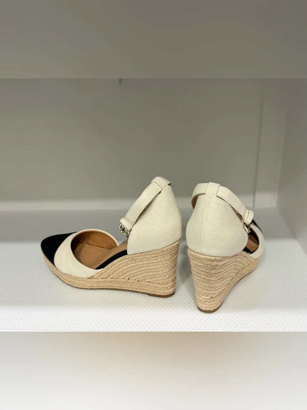 Crown & Ivy Black and Cream Espadrilles with Elegant Design Size 7 M